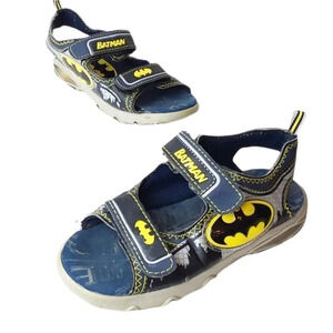 Batman Toddler Boys Batman Light Up Sandals 